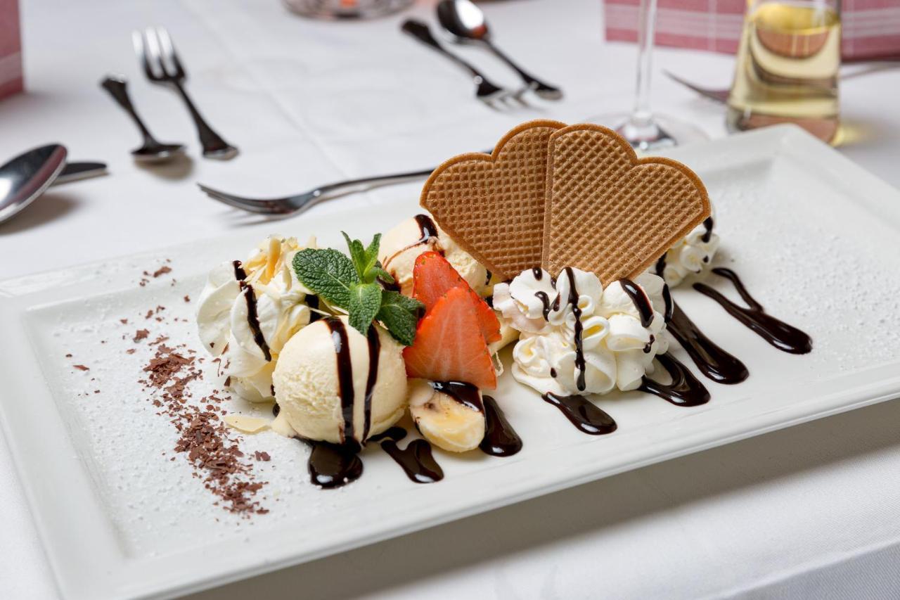 Restaurant Gaestehaus Wiesenheim Uderns Kültér fotó