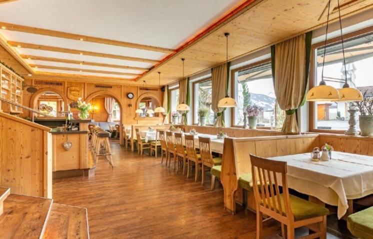 Restaurant Gaestehaus Wiesenheim Uderns Kültér fotó