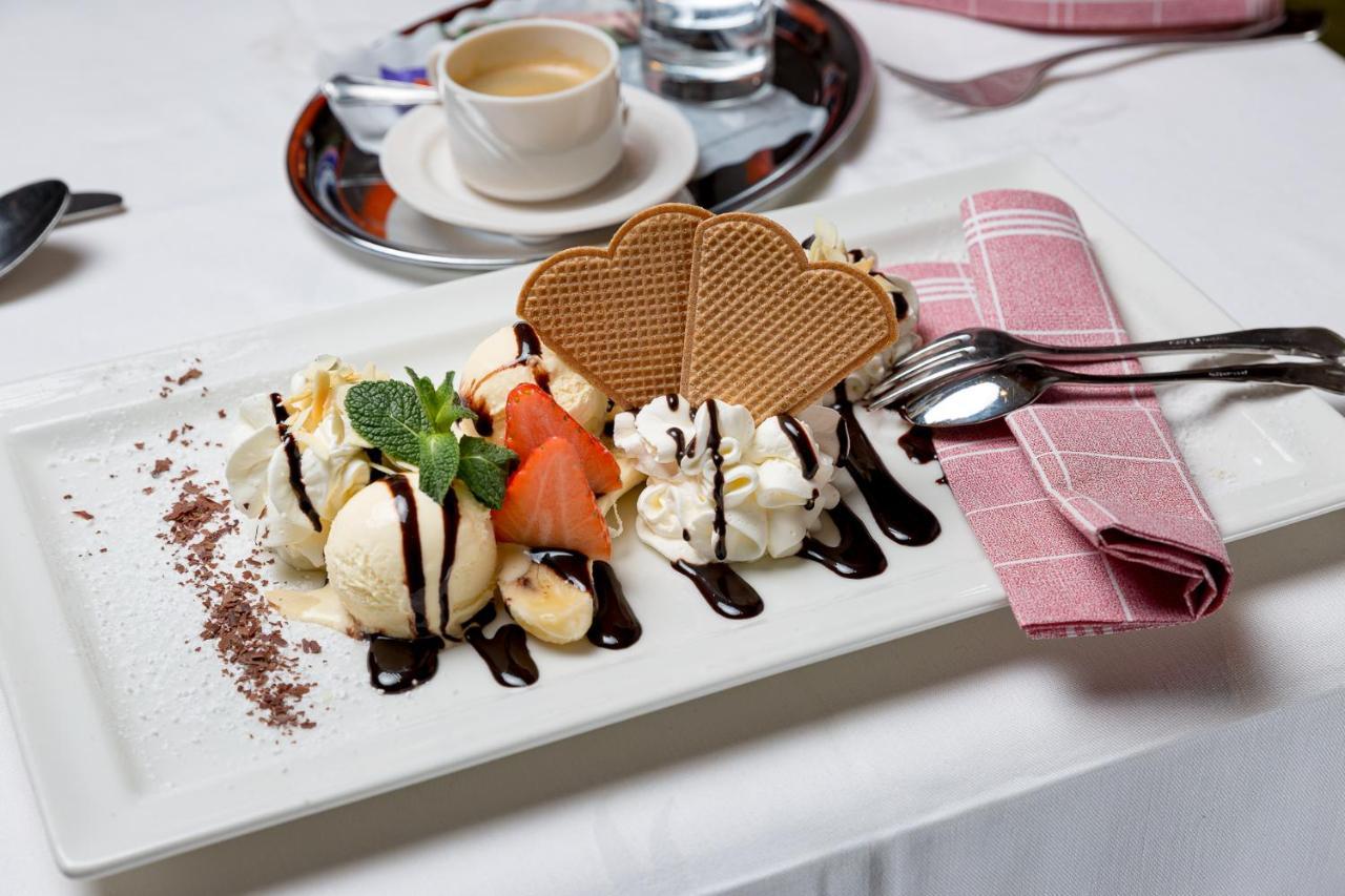 Restaurant Gaestehaus Wiesenheim Uderns Kültér fotó