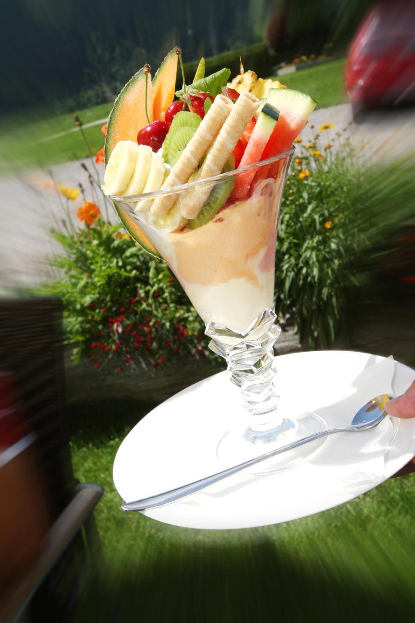 Restaurant Gaestehaus Wiesenheim Uderns Kültér fotó