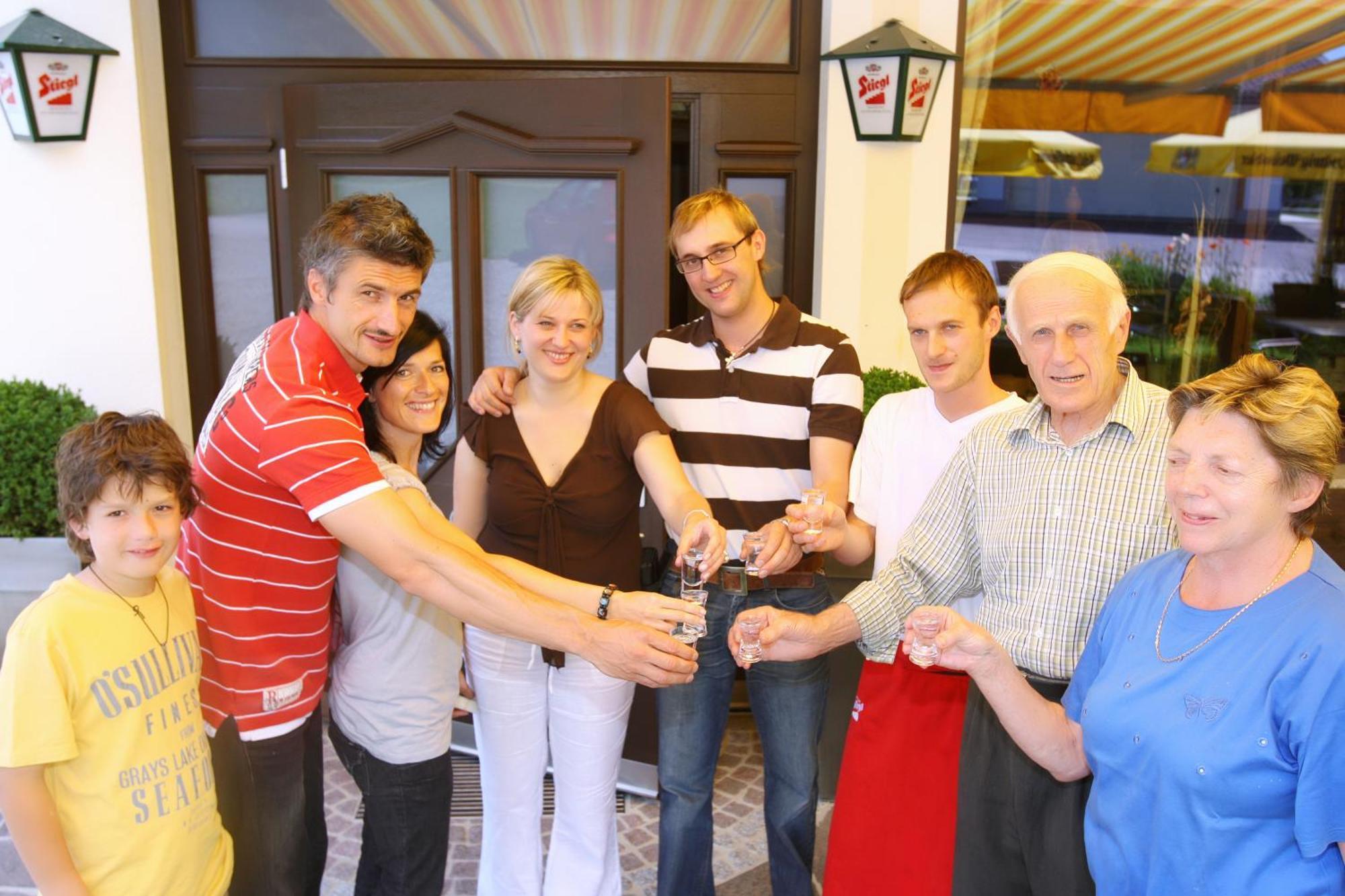 Restaurant Gaestehaus Wiesenheim Uderns Kültér fotó