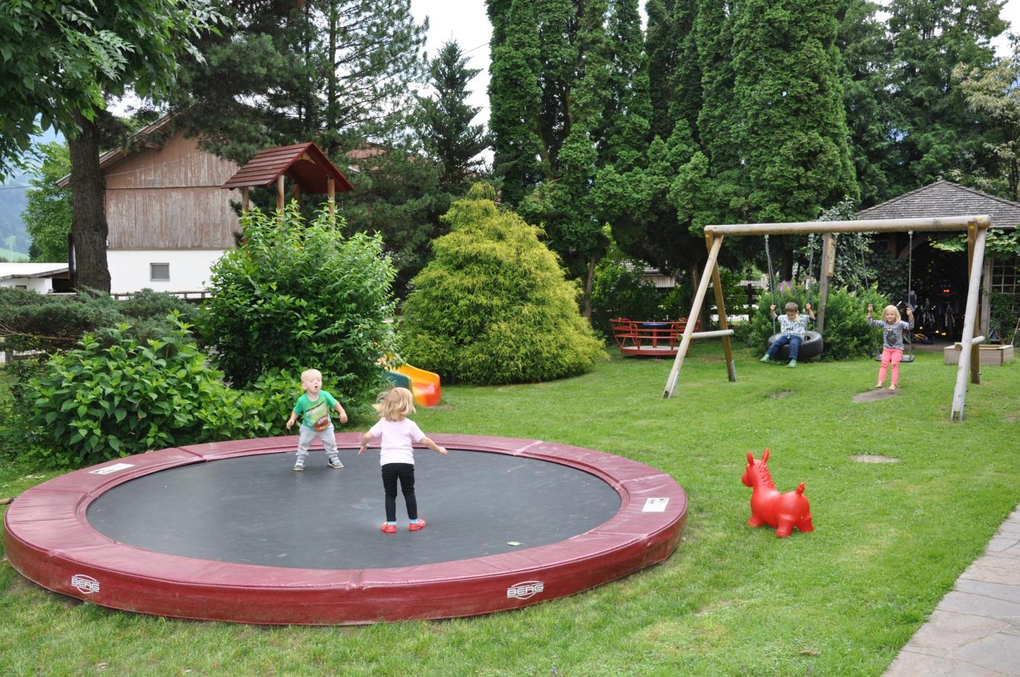 Restaurant Gaestehaus Wiesenheim Uderns Kültér fotó