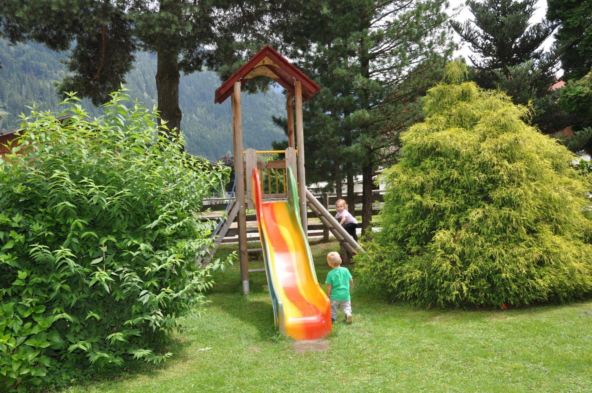 Restaurant Gaestehaus Wiesenheim Uderns Kültér fotó