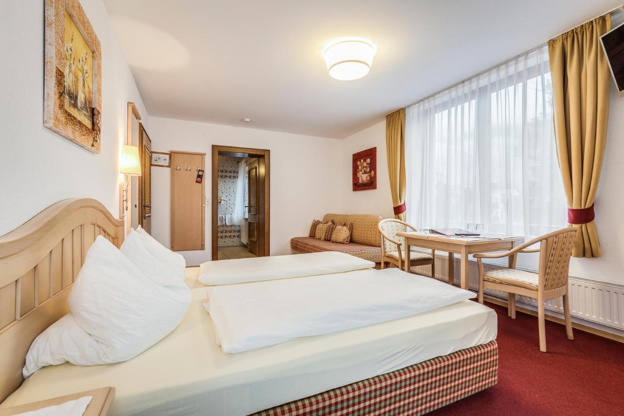 Restaurant Gaestehaus Wiesenheim Uderns Kültér fotó