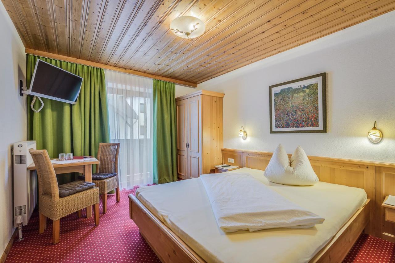 Restaurant Gaestehaus Wiesenheim Uderns Kültér fotó